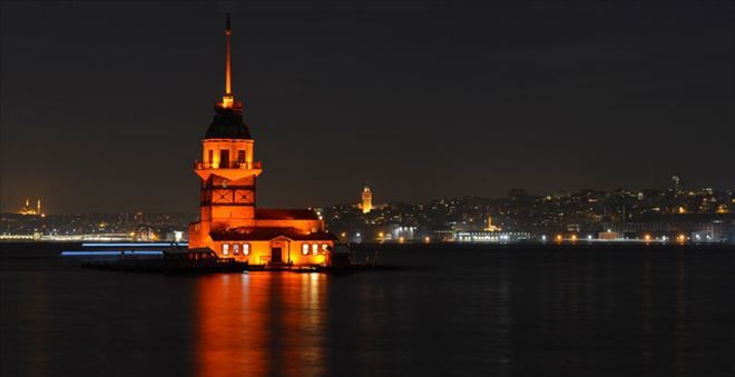İstanbul Turuncuya Büründü