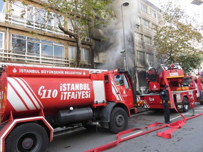Türkü Barda Korkutan Yangın