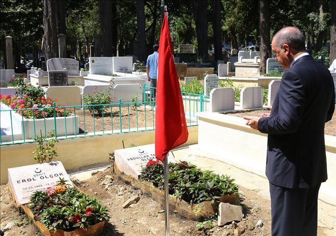 Erdoğan Olçok´ların Mezarını Ziyaret Etti