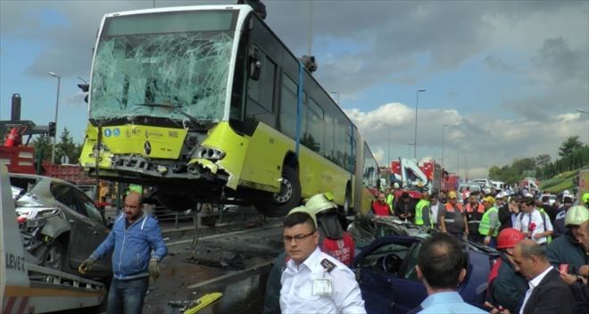 Korkunç Metrobüs Kazası : 11 Yaralı 