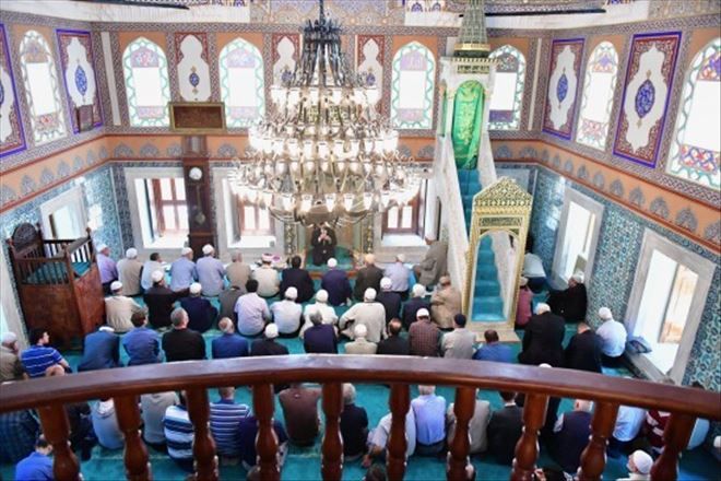 Kaptanpaşa Camii İbadete Açıldı