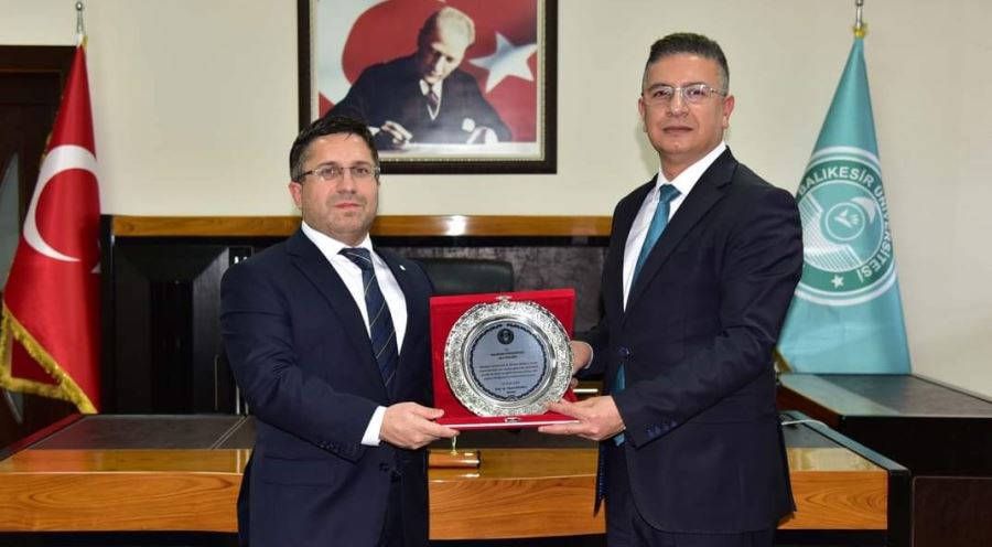 Balıkesir Üniversitesi Rektörü Prof. Dr. Yücel Oğurlu, Görevine Başladı