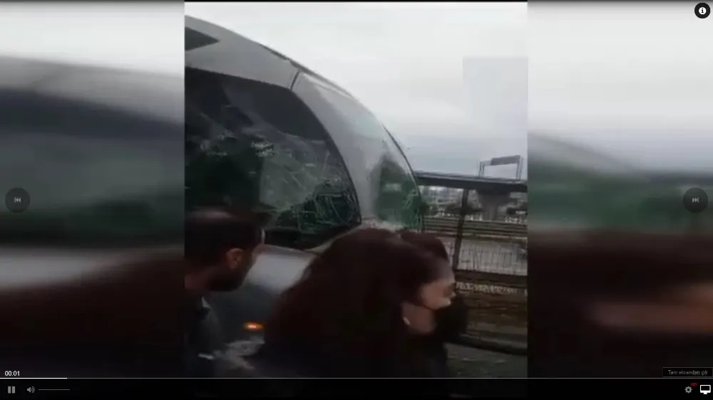 Kadıköy Uzunçayır’da Metrobüs Kaza Yaptı
