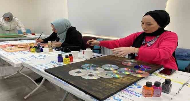 Beykozlu ev kadınları “Sıfır Atık” için tablolar üretiyor
