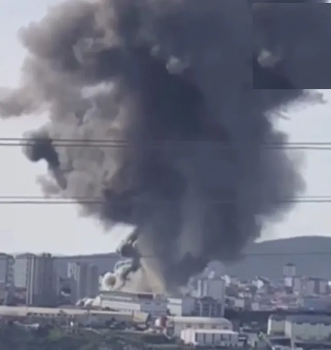 Tuzla’da korkutan fabrika yangını