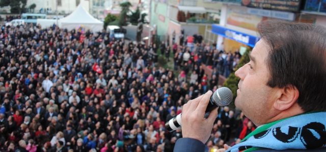Maltepe`de Seçimleri Kazanan Ali Kılıç Halk`a  Teşekkür etti